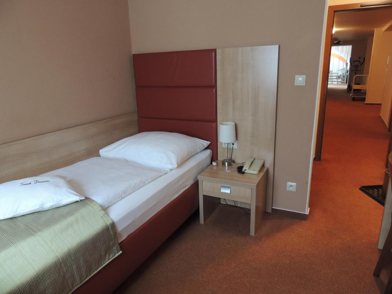 Kežmarok Hotel Club מראה חיצוני תמונה